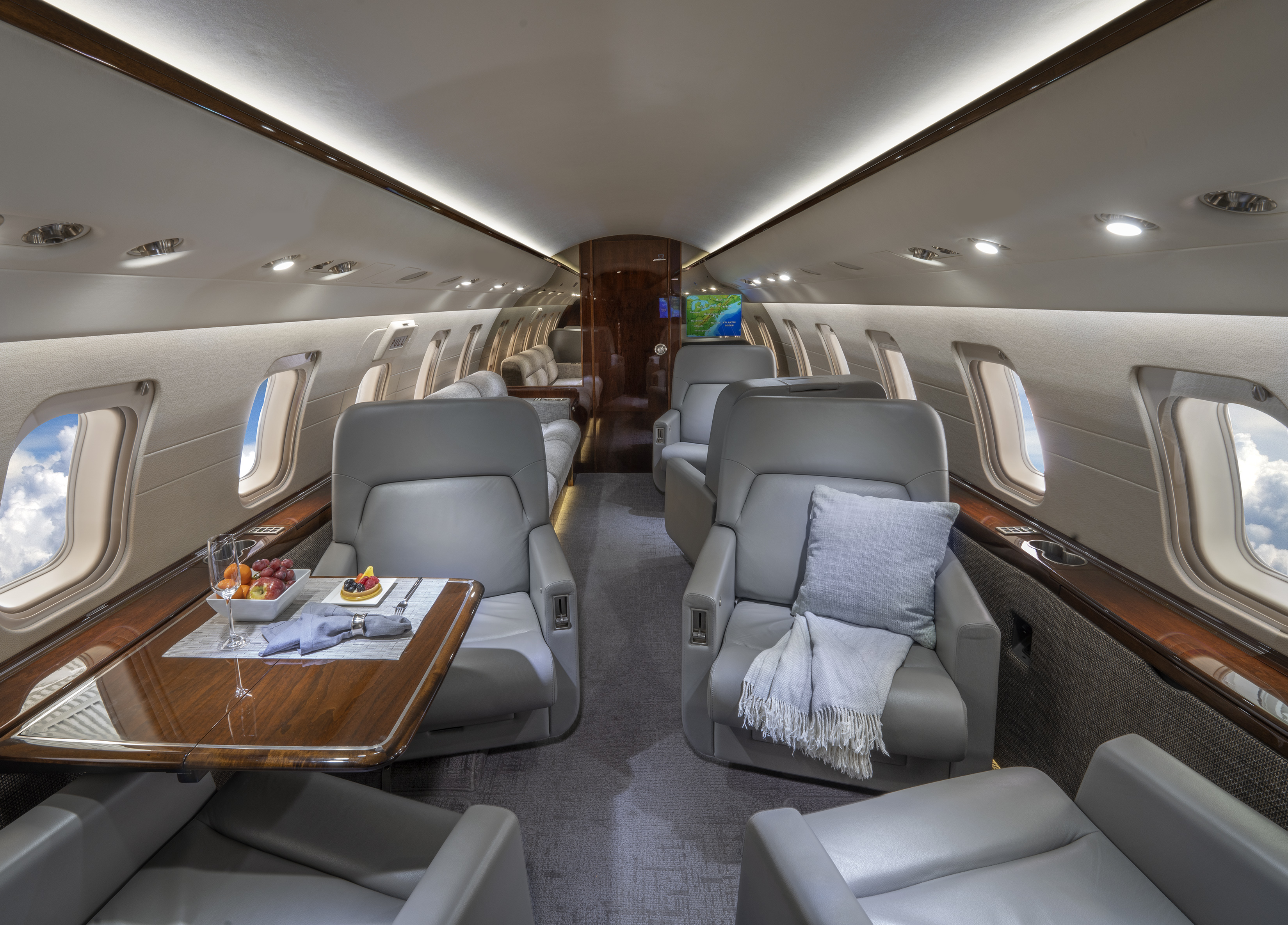 Bombardier Challenger 605, photo 2