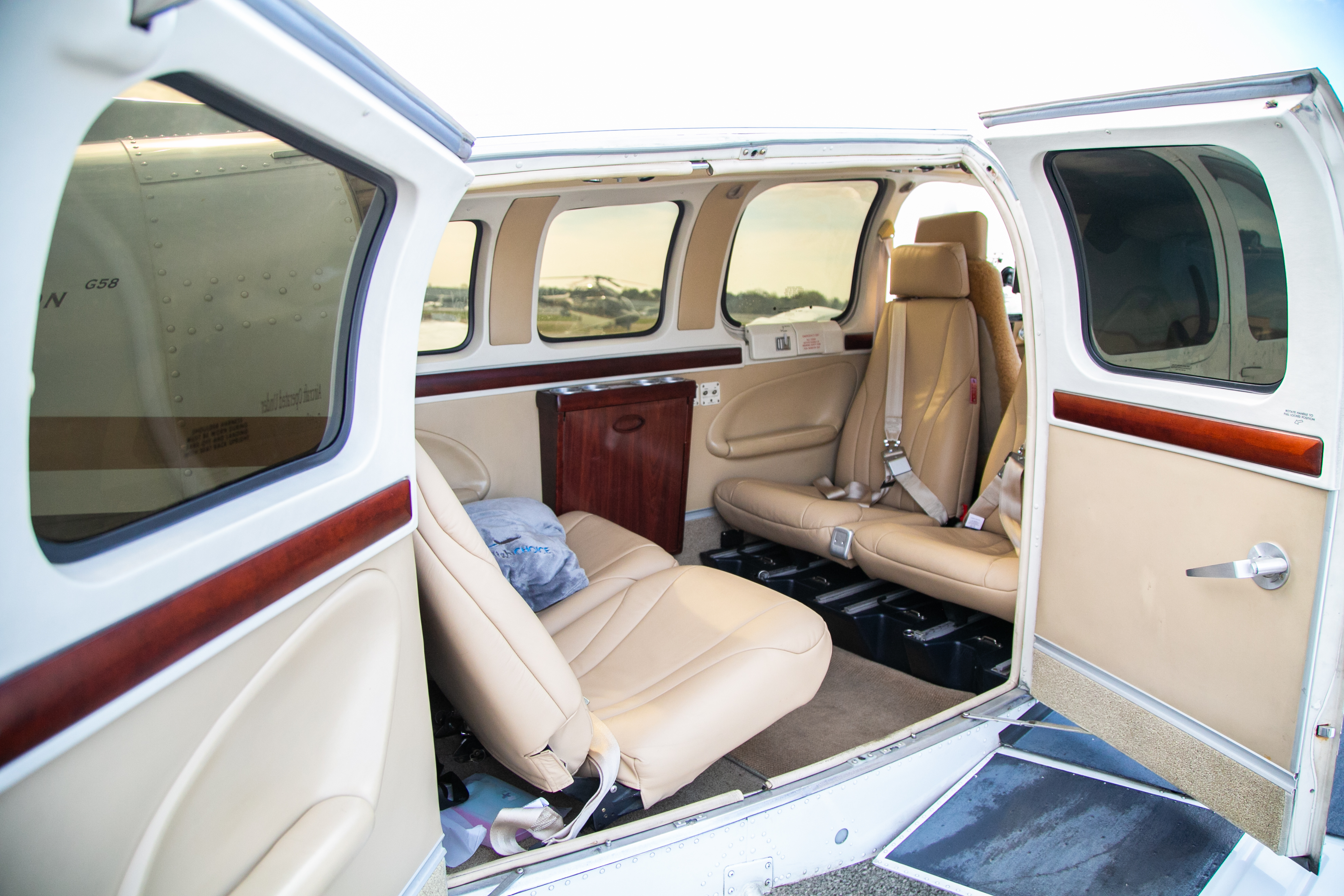 Beechcraft Baron G58, photo 2