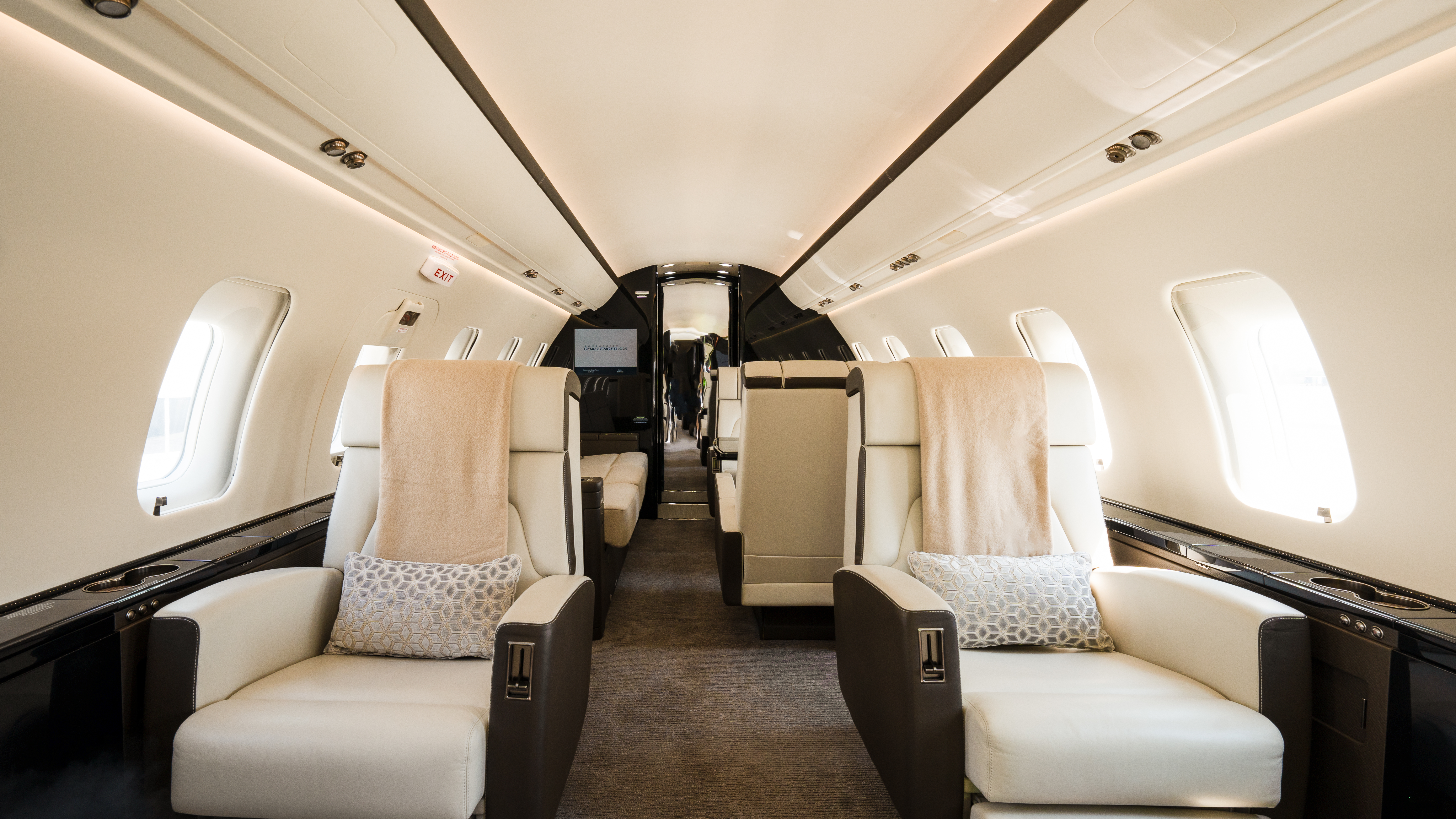 Bombardier Challenger 605, photo 2