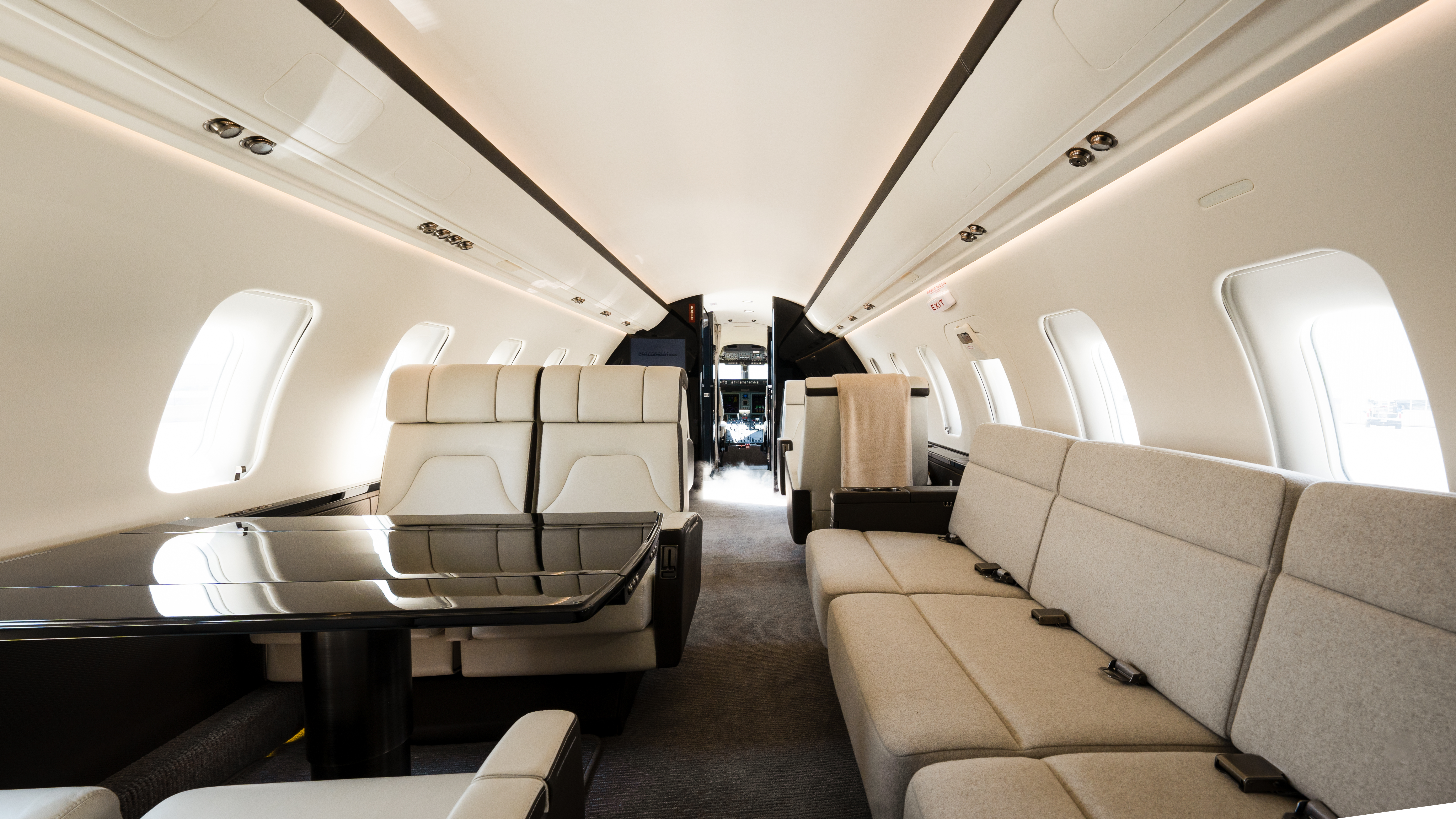 Bombardier Challenger 605, photo 3