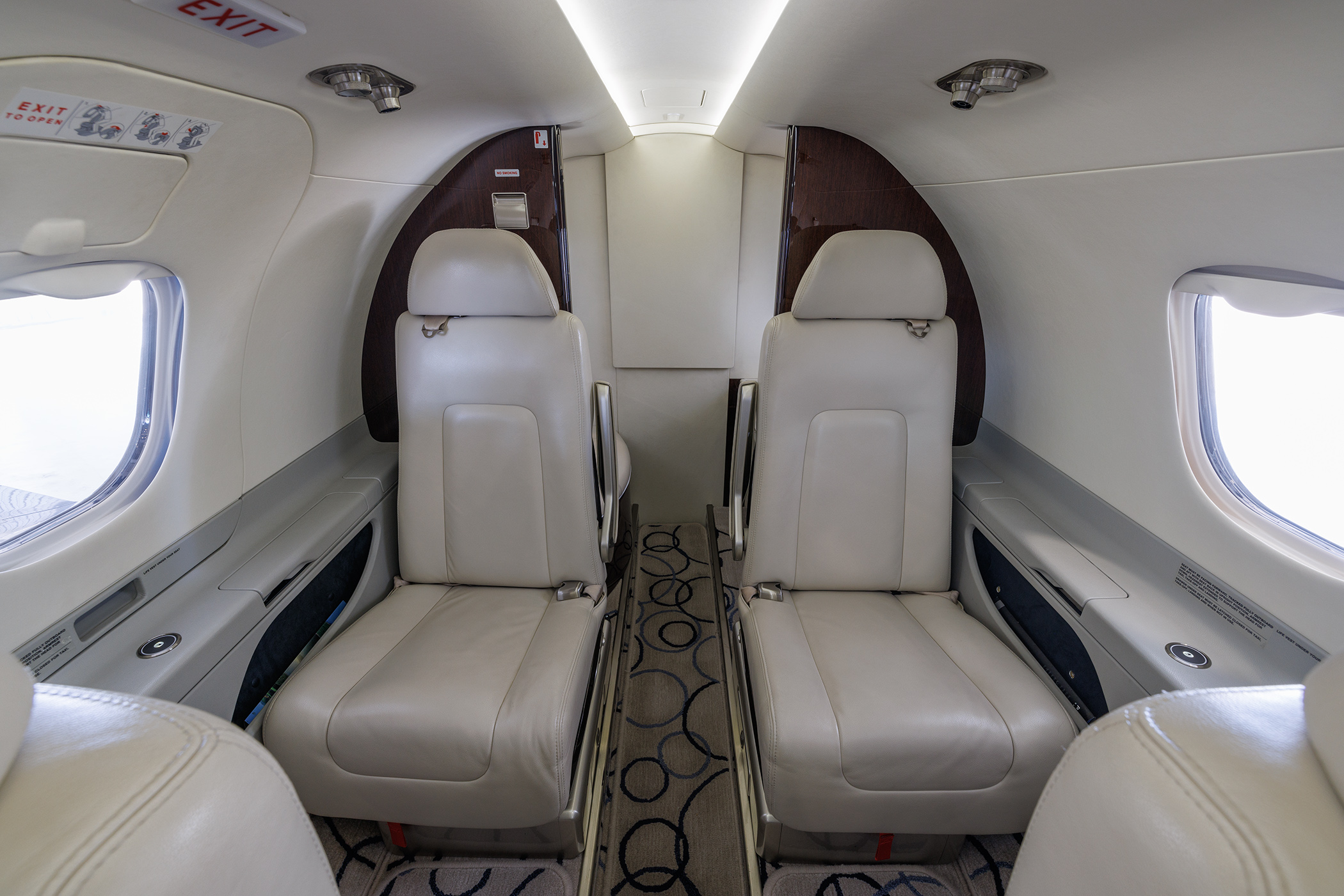 Embraer Phenom 300, photo 3