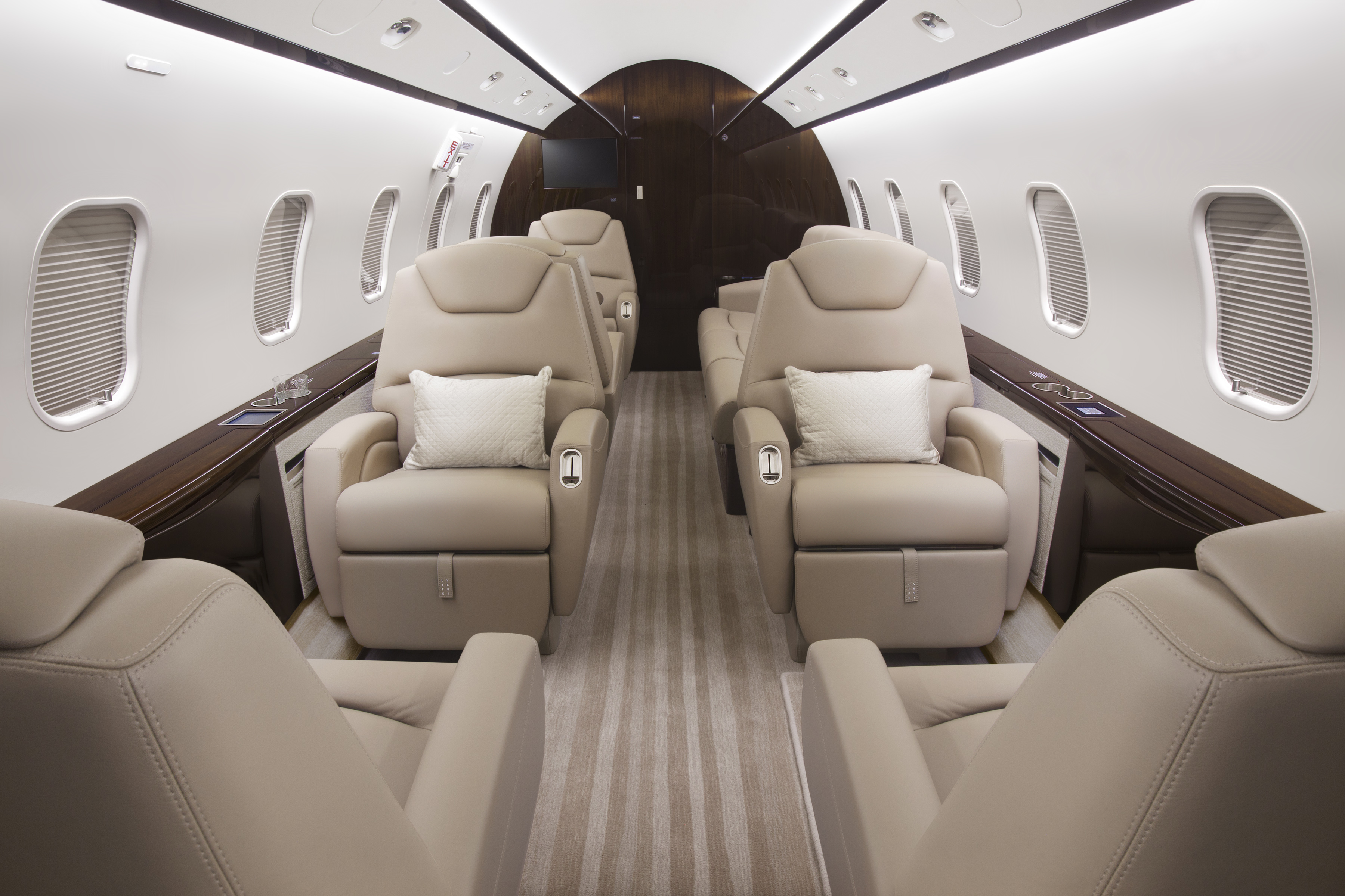 Bombardier Challenger 300, photo 2