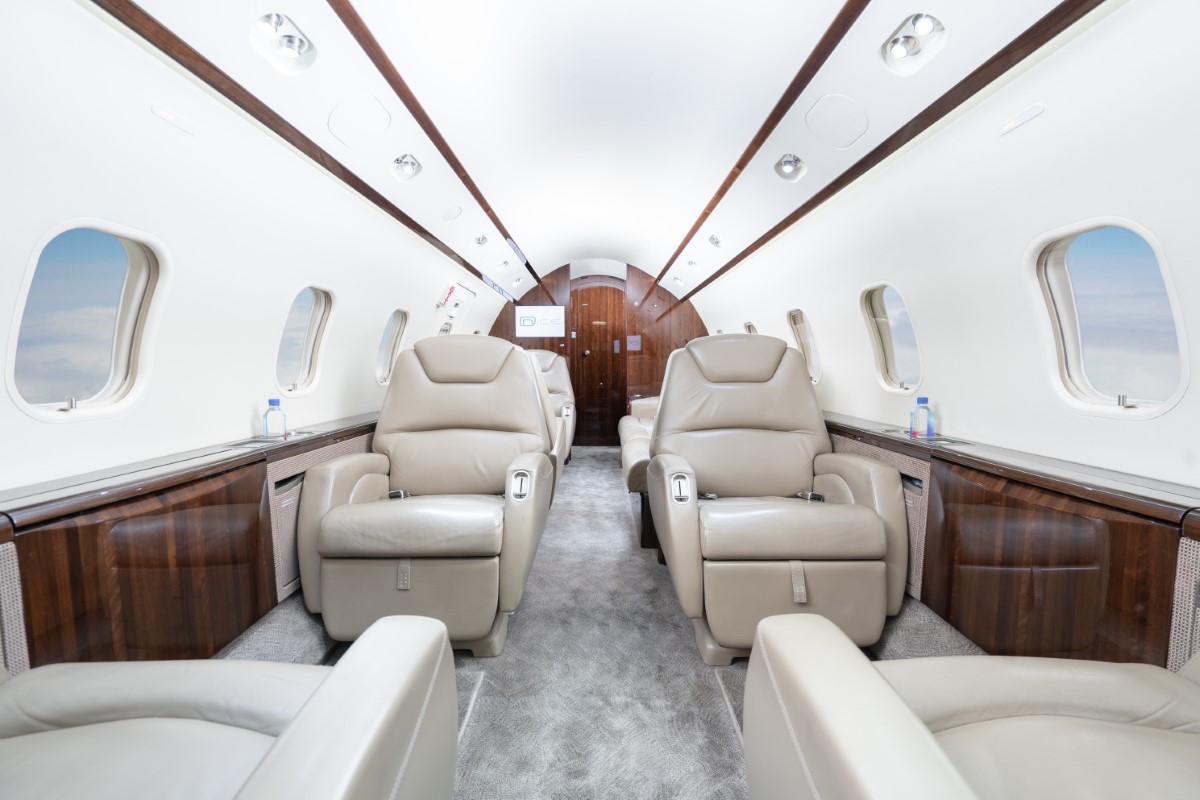 Bombardier Challenger 300, photo 2