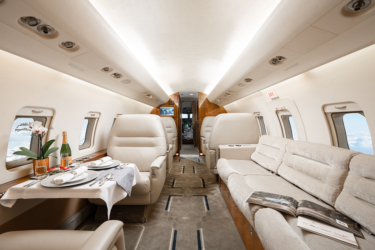 Bombardier Challenger 604, photo 2