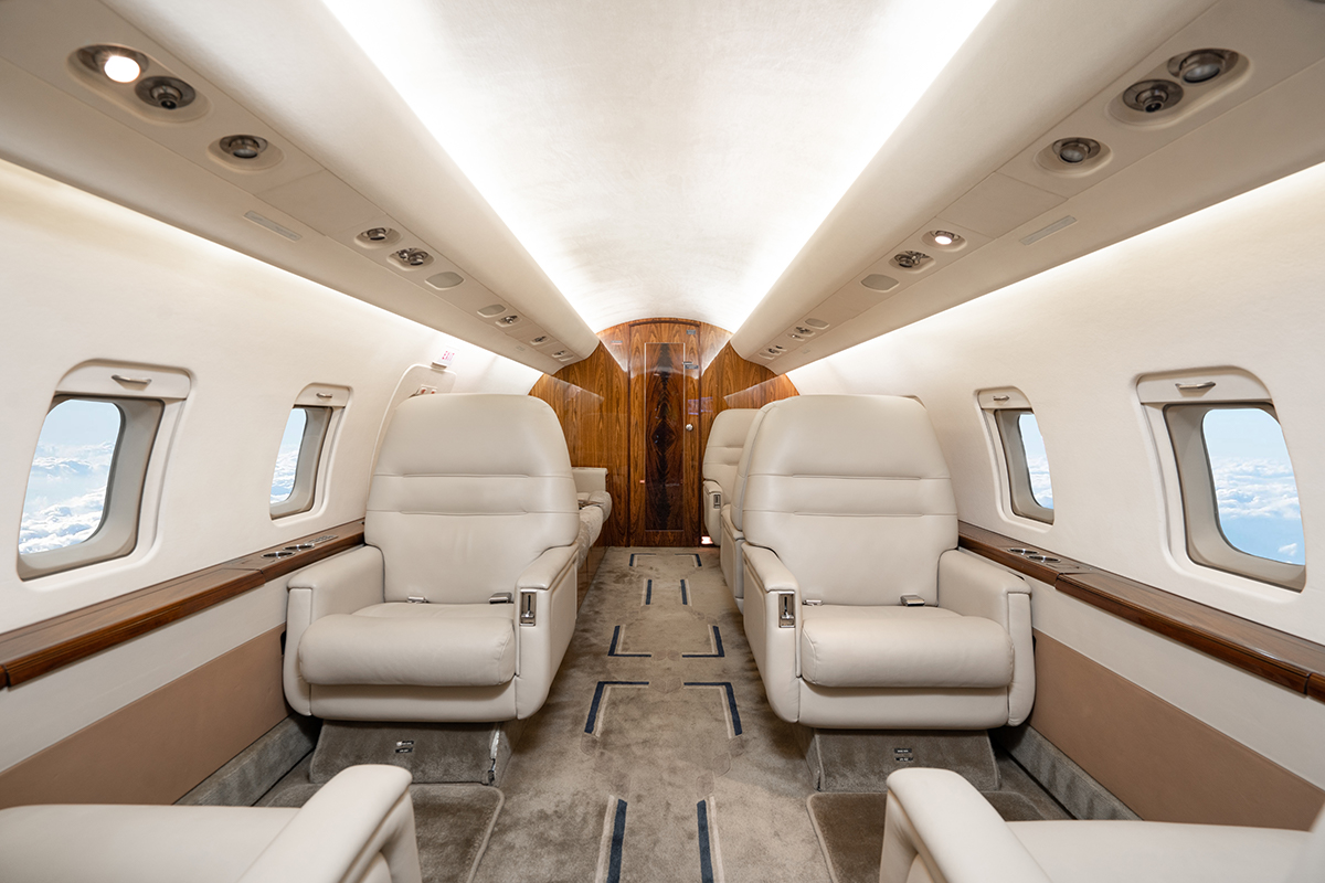 Bombardier Challenger 604, photo 3