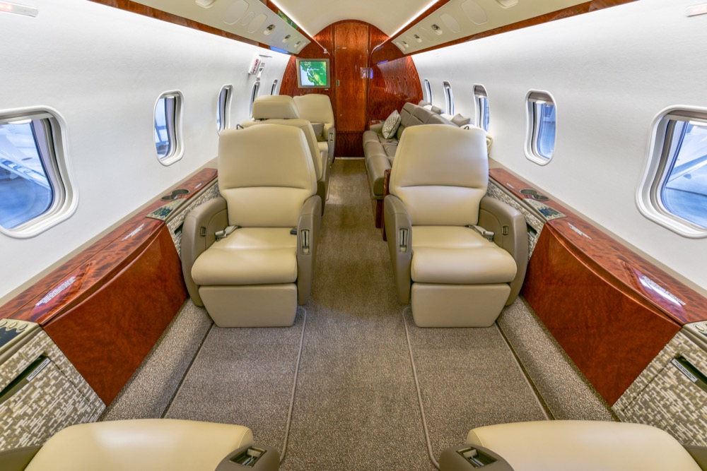 Bombardier Challenger 300, photo 2