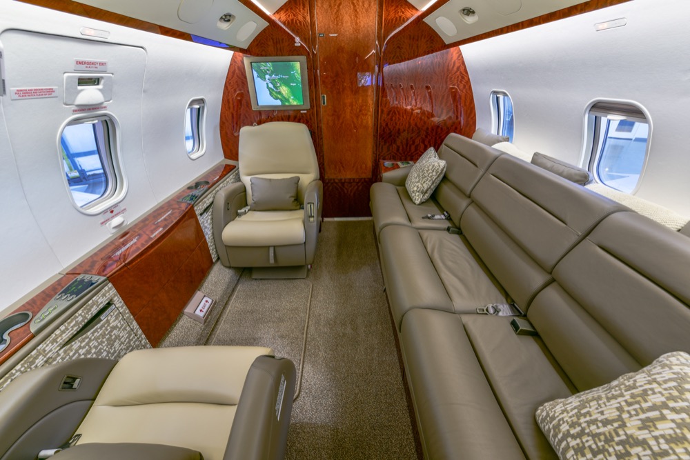 Bombardier Challenger 300, photo 3